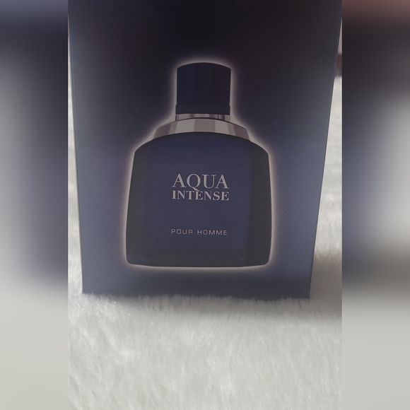 Aqua Blue Fragrance Bottle - Picture 2 of 4